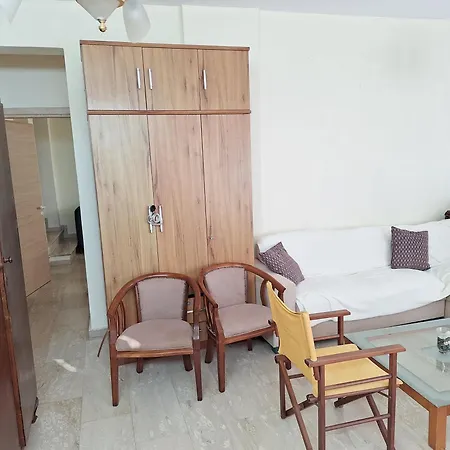 Big With Private Toilet In In Quite Area Of Larna A Privat bolig